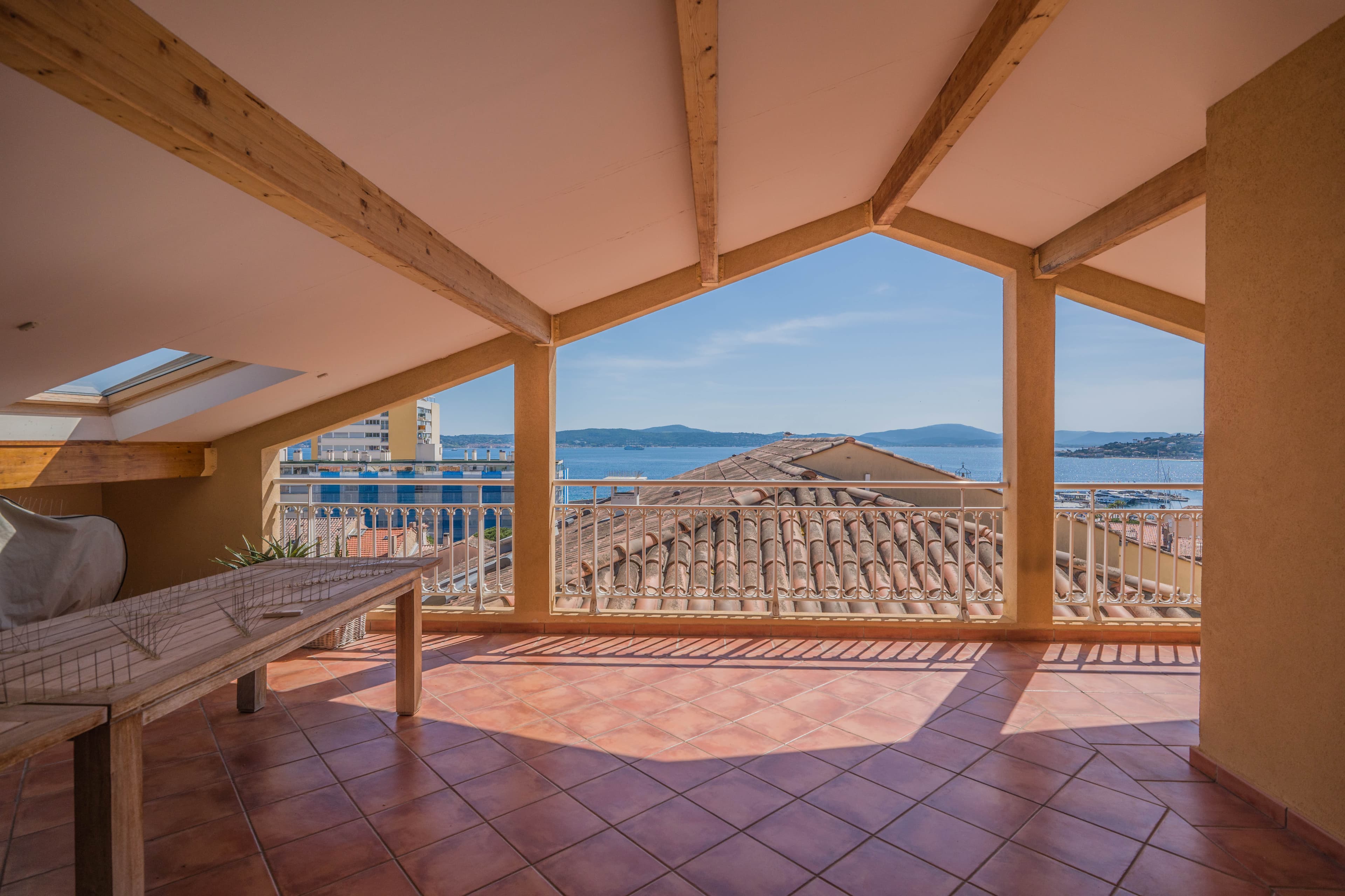 Sainte maxime, Provence | moderne, lekker toppleilighet i hjertet av saint maxime