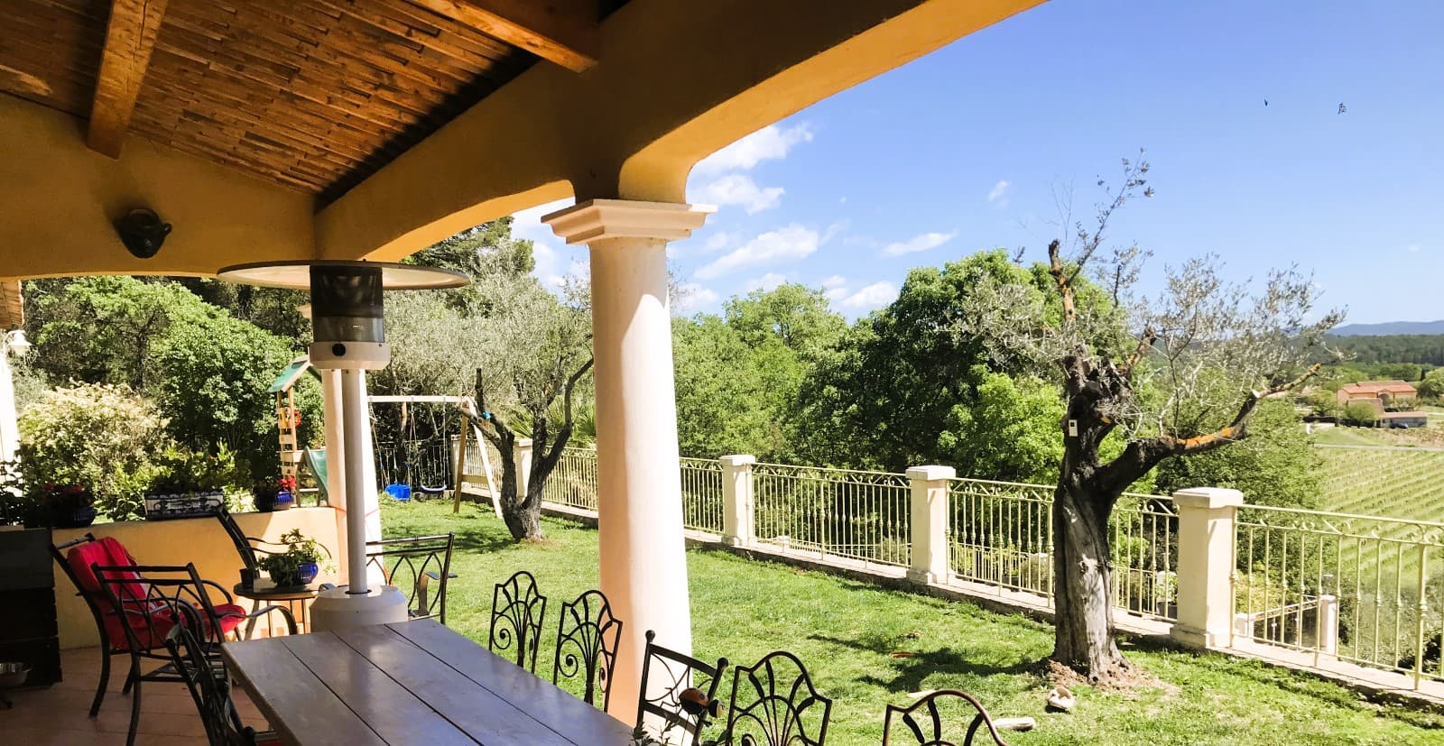 Callas, Provence | sjarmerende villa med panoramautsikt over vingårder. stort svømmebasseng med utekjøkken