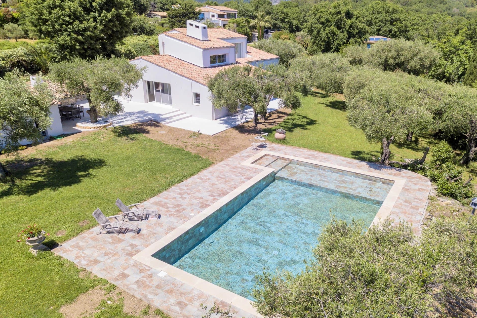 Chateauneuf-Grasse | Renovert og moderne villa med fire soverom og svømmebasseng