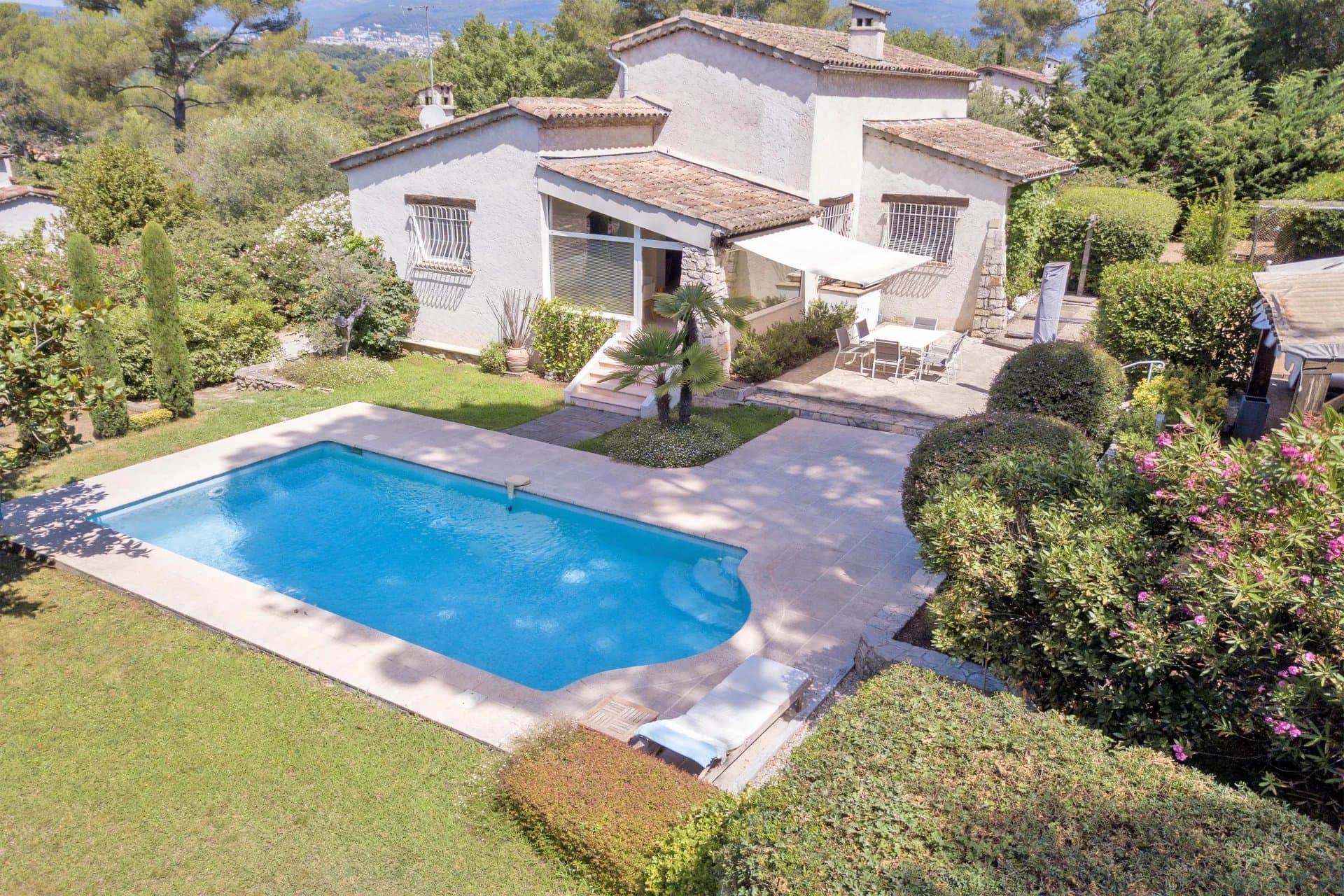 Mouans-Sartoux -nydelig renovert provencalsk villa med gåavstand til sentrum fire soverom