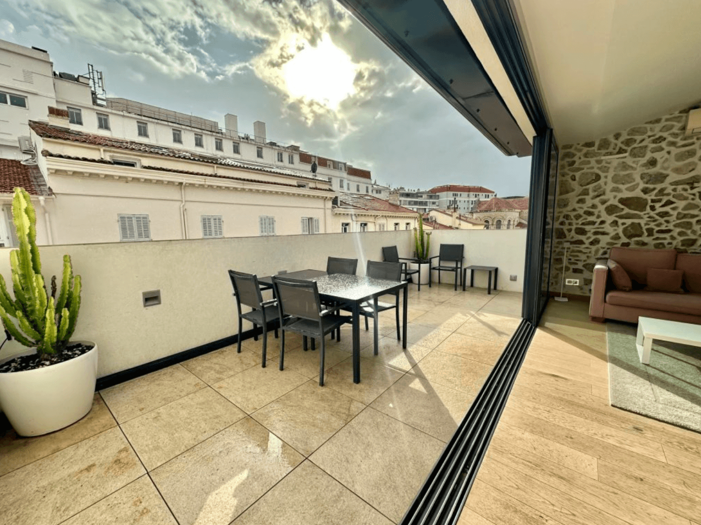 Cannes | Lekker dupleks-leilighet med 3 soverom og terrasse | 50 m. fra croisetten