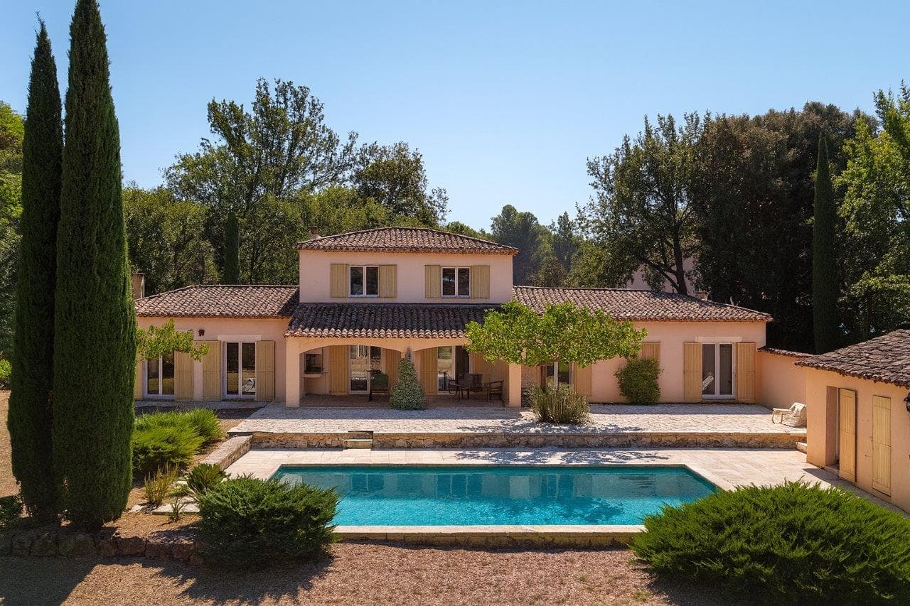 Saint antonin | Lorgues | Provence | I olivenlund | Vakker villa med tre soverom og svømmebasseng