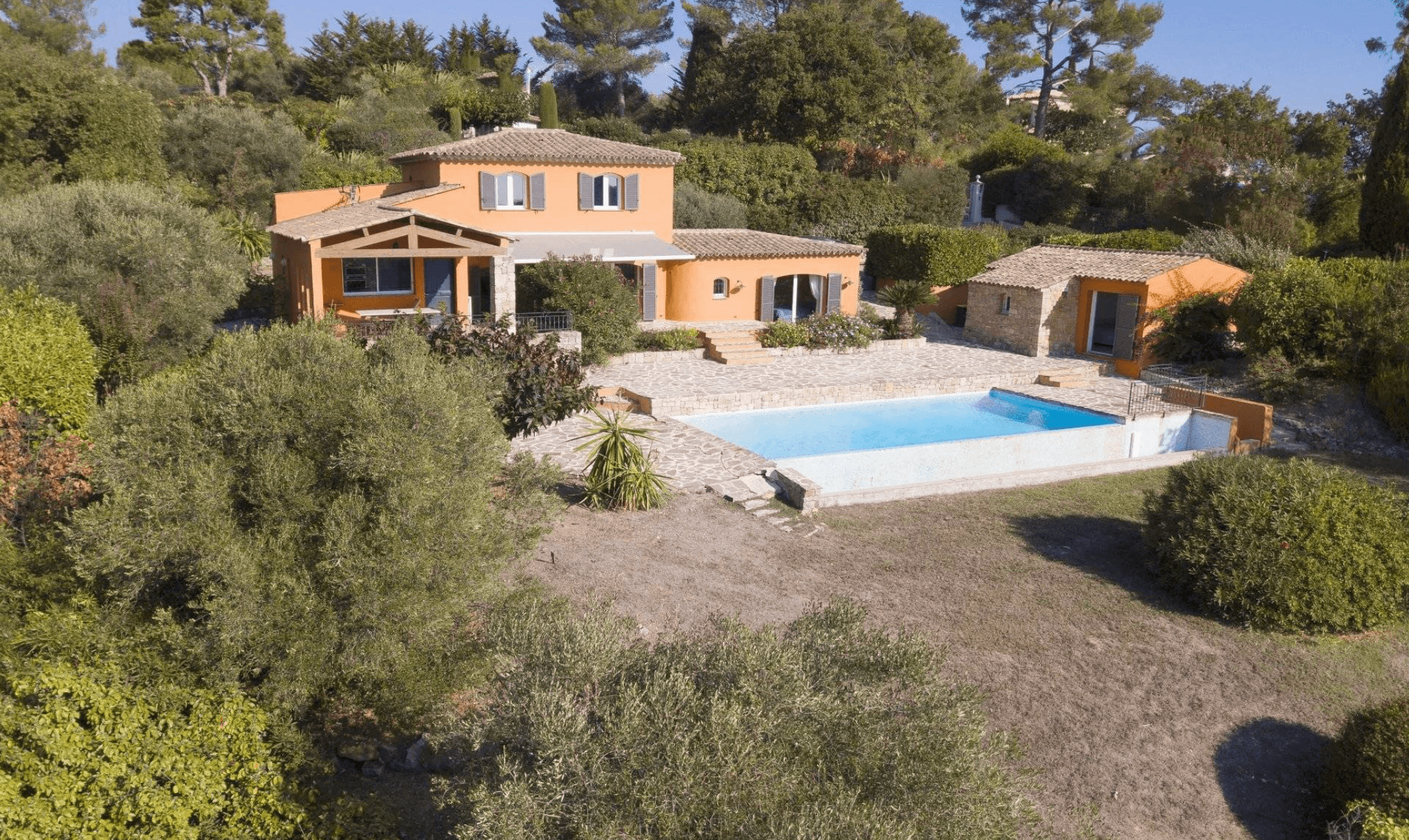 Valbonne | Pen provençalsk villa med stor tomt og svømmebasseng