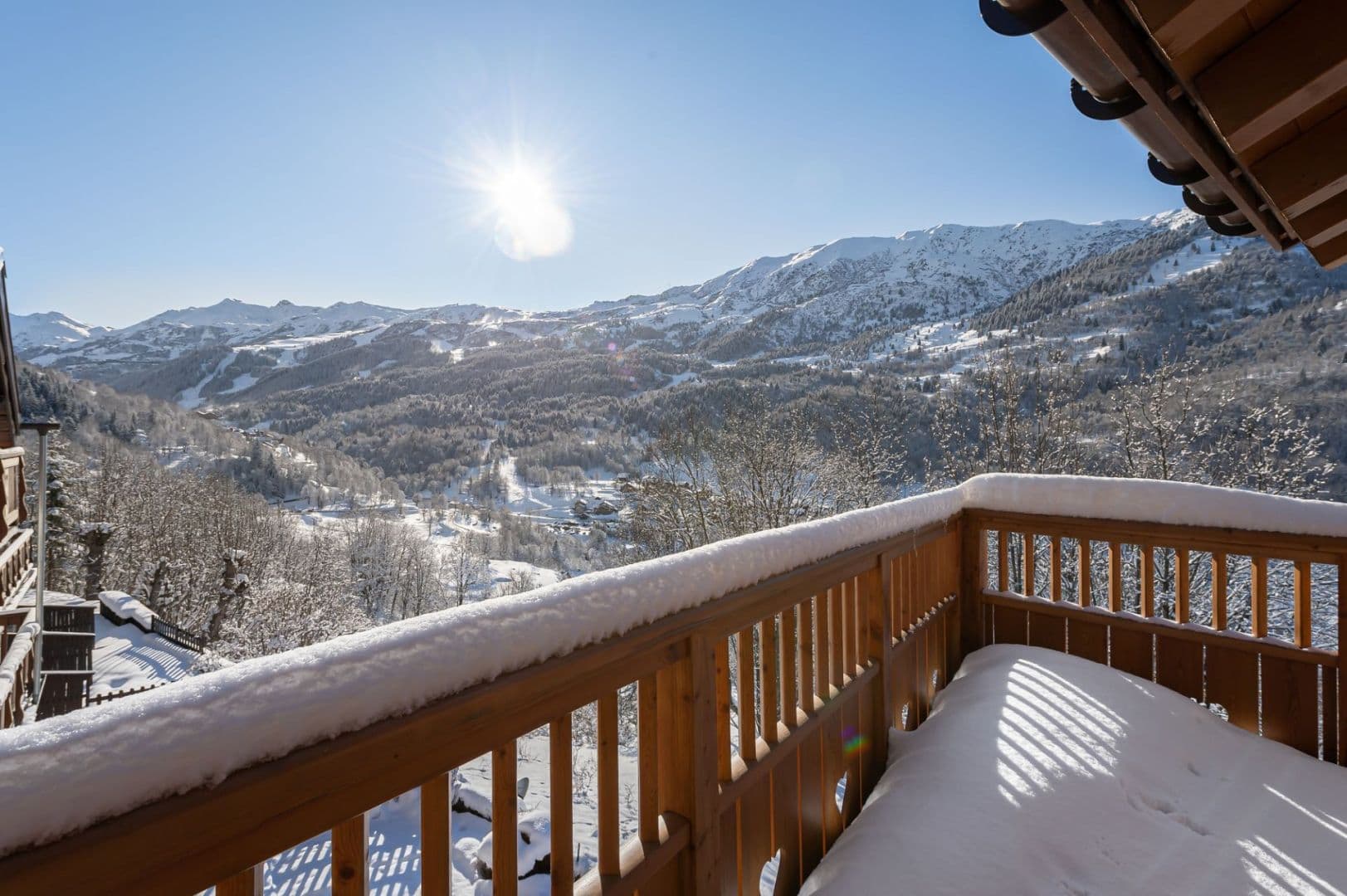 Méribel, De franske Alpene- attraktiv leilighet med 4 soverom, terrasse og flott utsikt