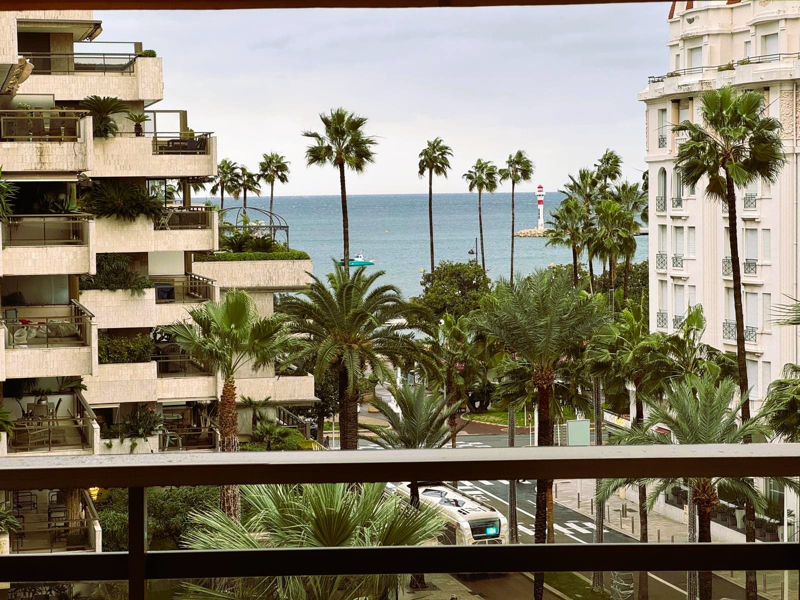 Cannes | Toromsleilighet med sjøutsikt og terrasse 100 m. fra palais des festivals