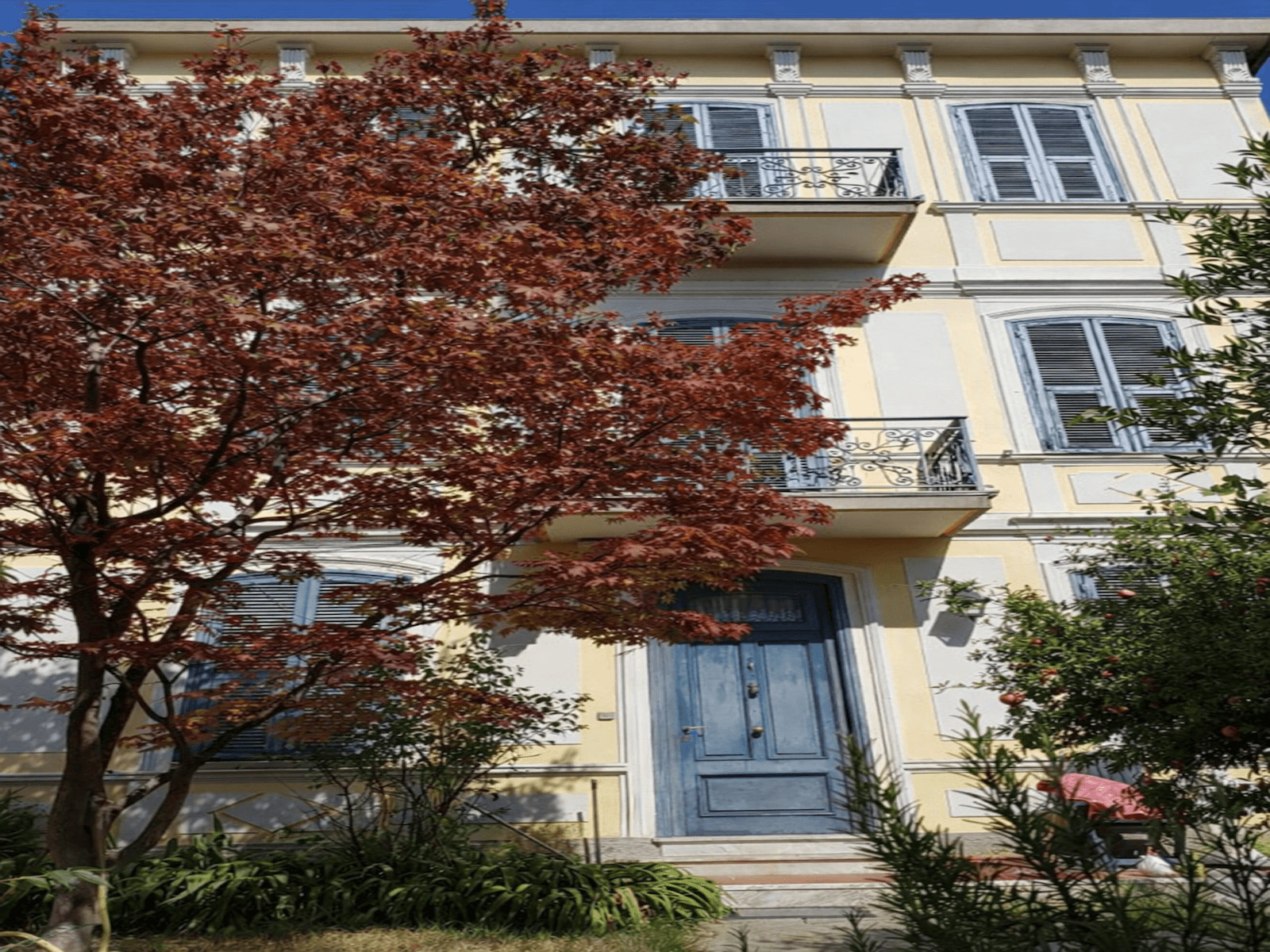 Stor villa midt i sentrum av Sanremo