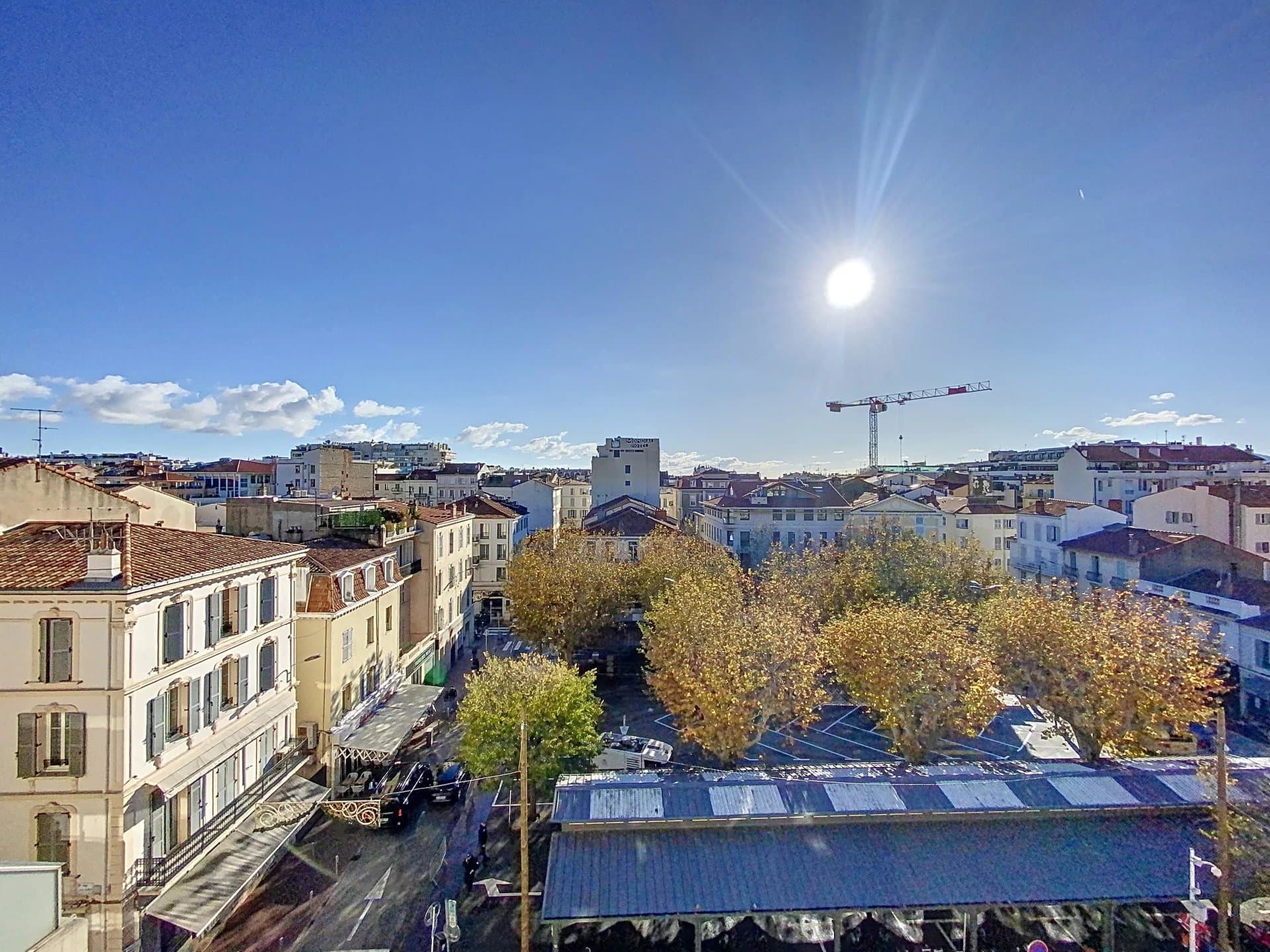 Cannes | Pen toppleilighet med terrasse 300 m. fra croisetten