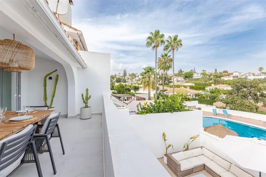 Costa del Sol | Elviria | Nyrenovert rekkehus | Sentral beliggenhet