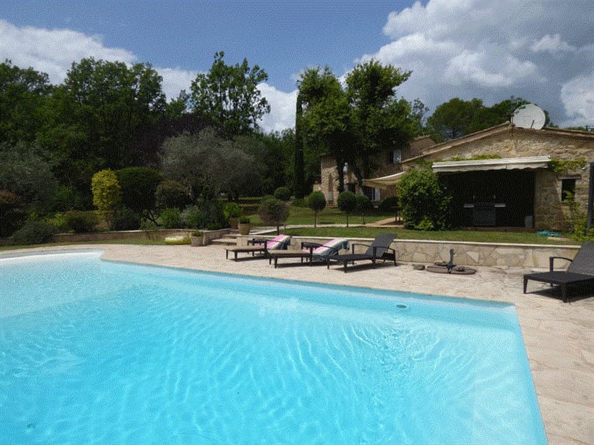 Fayence, Provence | Gammelt, renovert steinhus i nydelige omgivelser med flott svømmebasseng