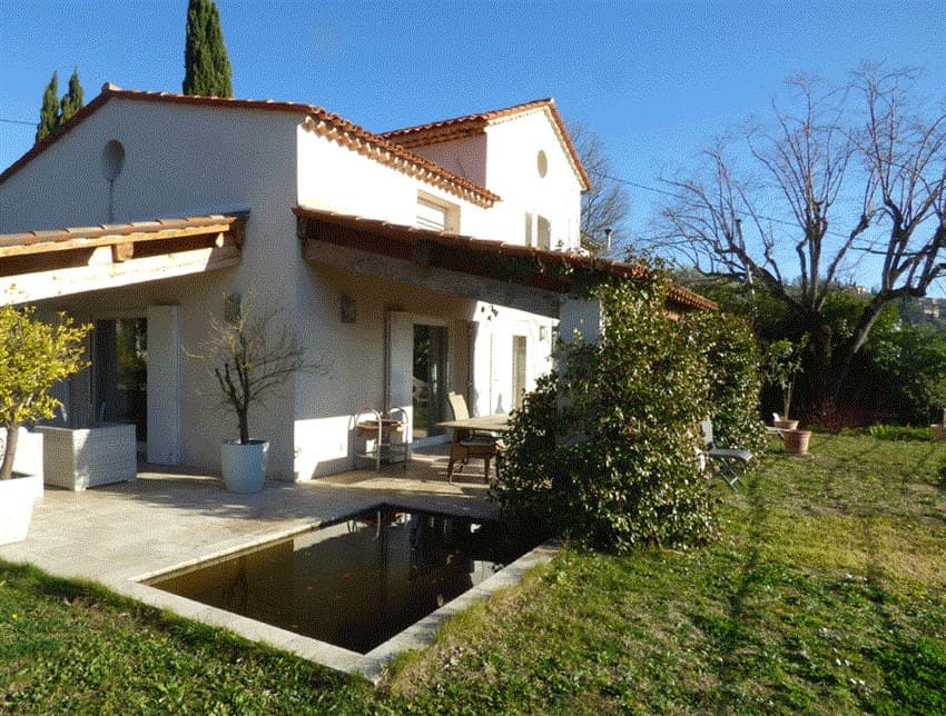 Fayence, Provence | Praktfull utsikt over det provencalske landskap og kort avstand til byen