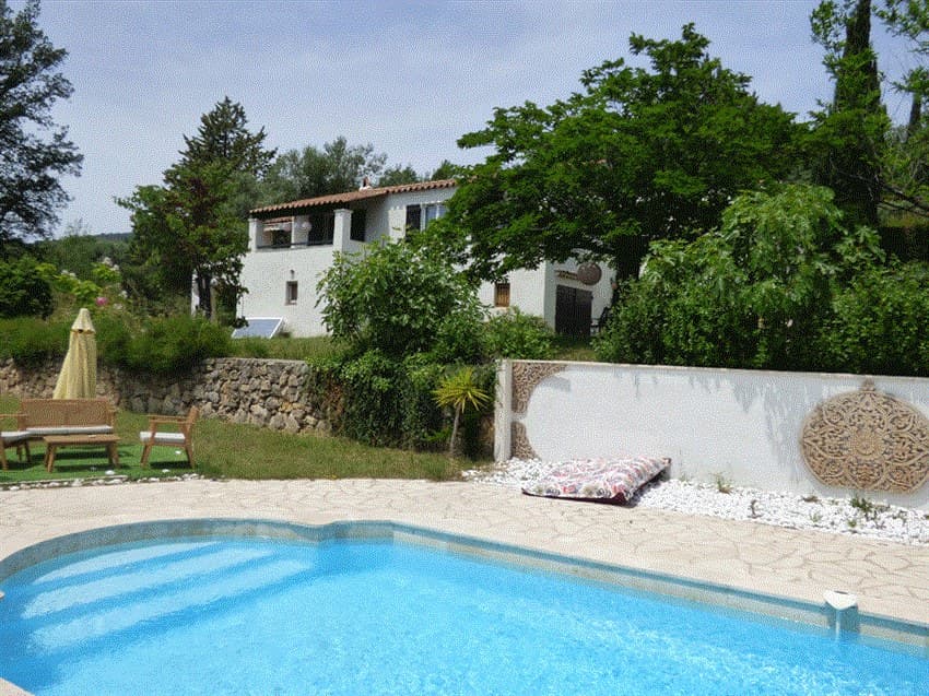 Seillans, Provence | Villa med nydelig utsikt, svømmebasseng, separat leilighet og kort gåavstand til byen