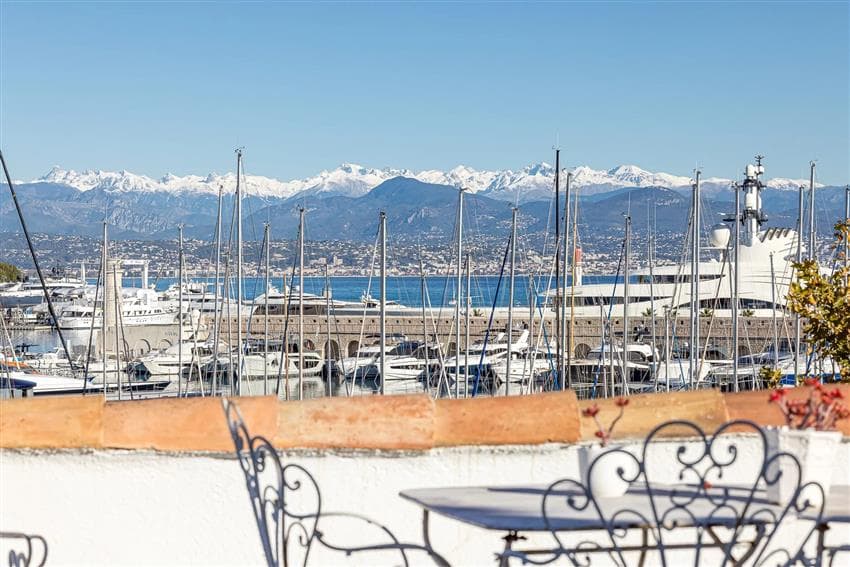 Antibes | Sjarmerende toppleilighet i gamlebyen med panoramautsikt og 3 terrasser