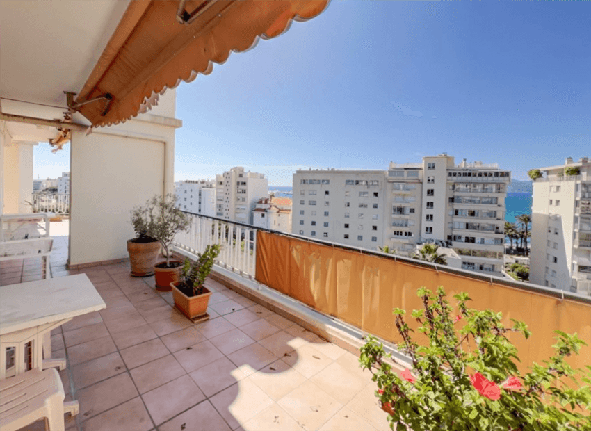 Cannes - SENTRAL 3/4-ROMSLEILIGHET MED STOR TERRASSE og HAVGLØTT