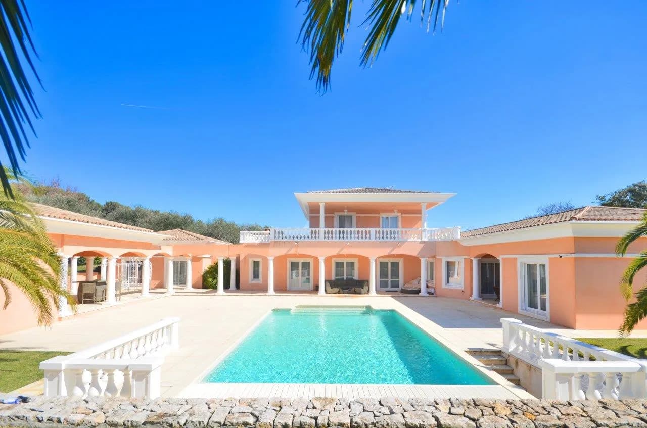 Mouans-Sartoux | Praktfull provencalsk villa med seks soverom
