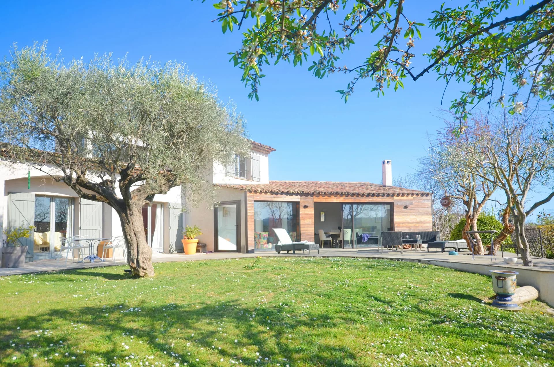 La Colle sur Loup | Innholdsrik provencalsk villa med fem soverom og svømmebasseng