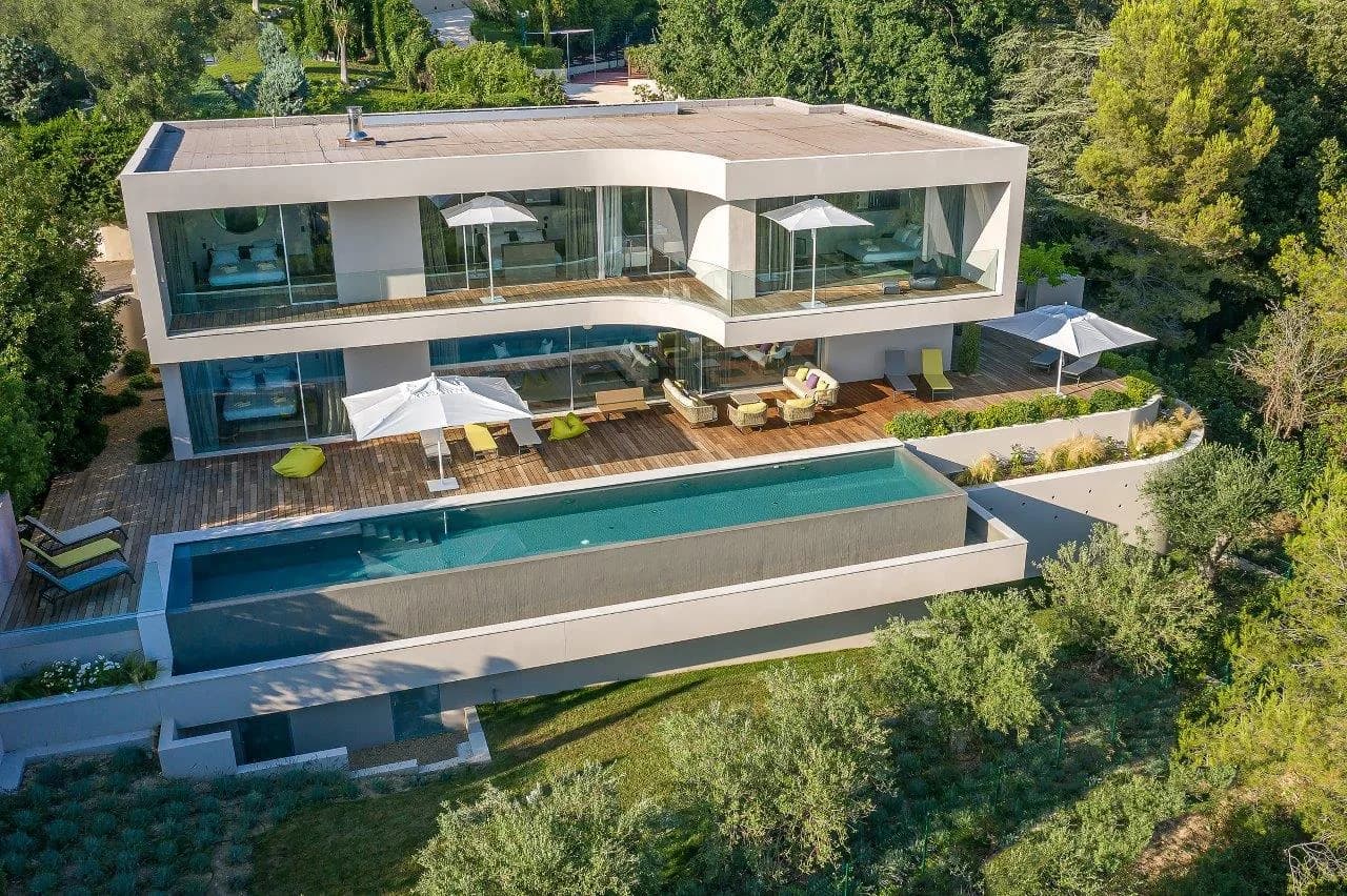 Cannes | Californie | Eksklusiv ny villa i moderne stil med panoramautsikt