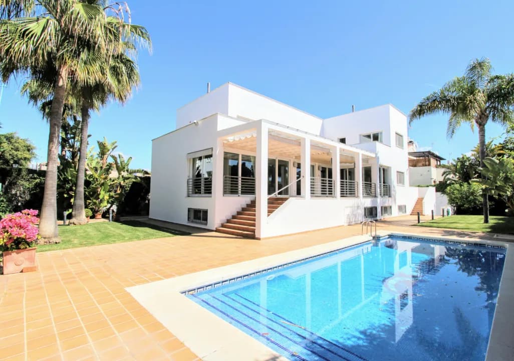 Costa del Sol | San pedro | Flott villa med fantastisk beliggenhet 200 m fra stranden