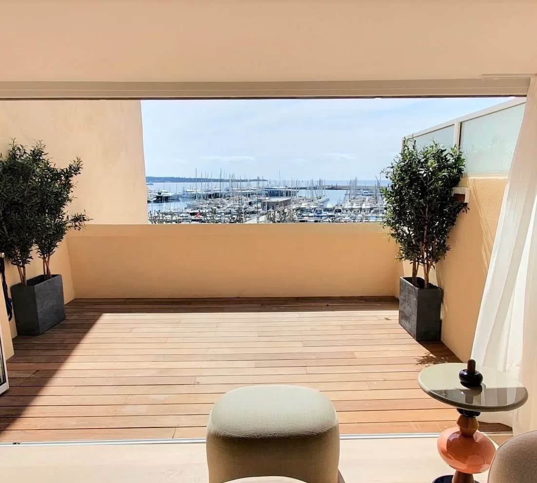 Cannes | Flott toppleilighet/dupleks med terrasse og havutsikt