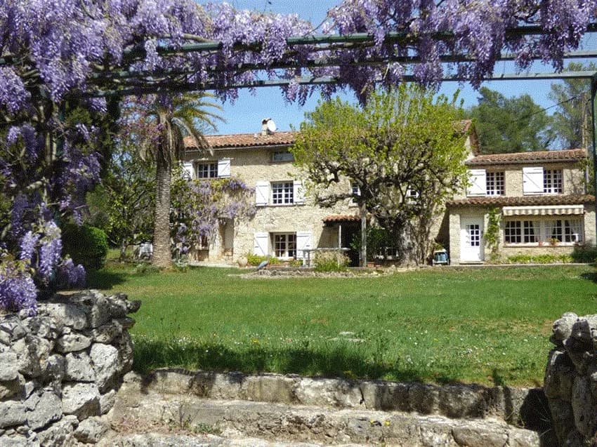 Fayence, Provence | Gammel renovert steingård med gjestehus, vinranker og svømmebasseng