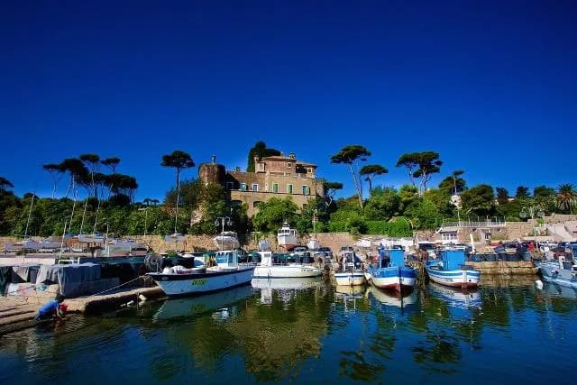 Villa Santa Marinella med basseng og utsikt