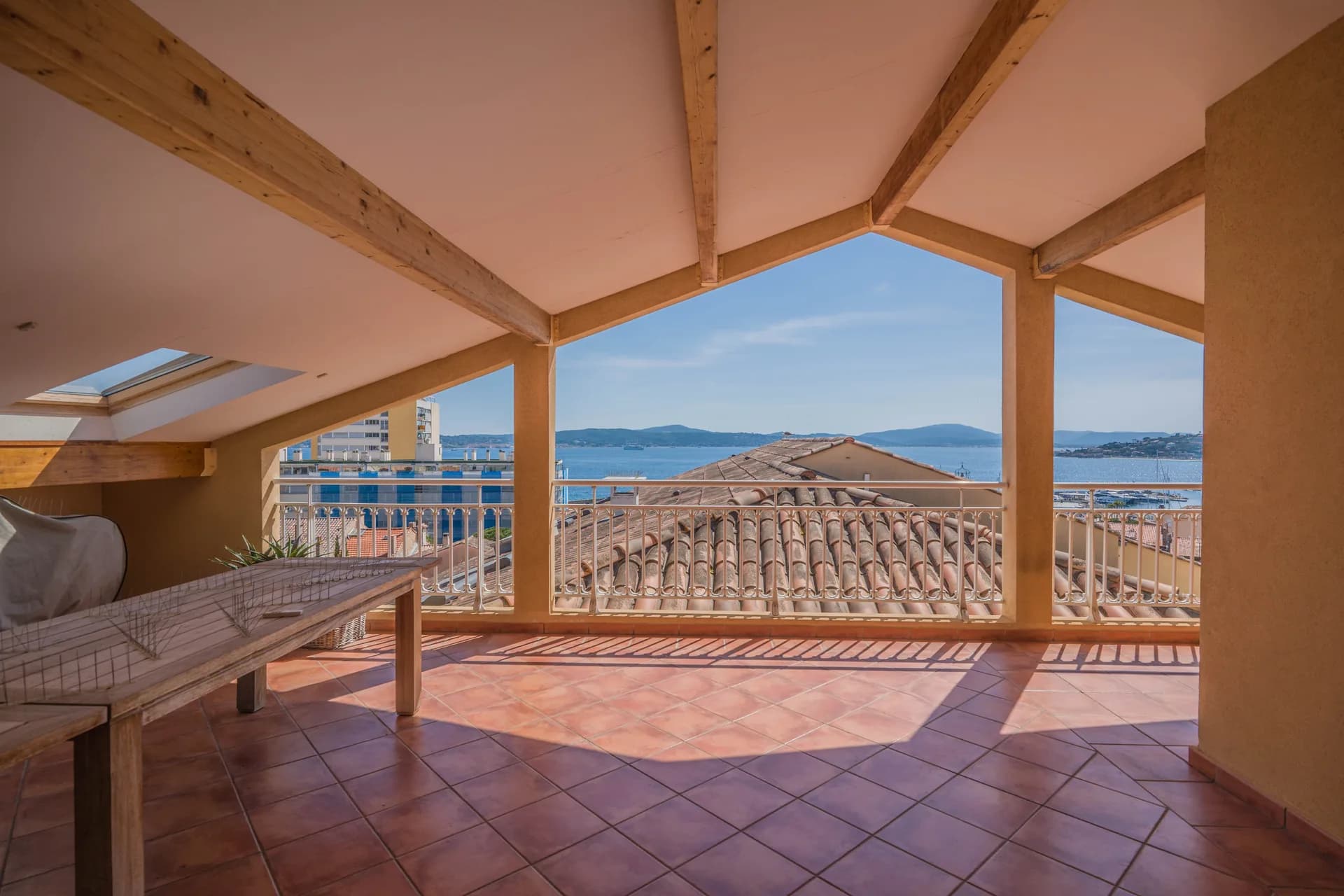 Sainte maxime, Provence | moderne, lekker toppleilighet i hjertet av saint maxime