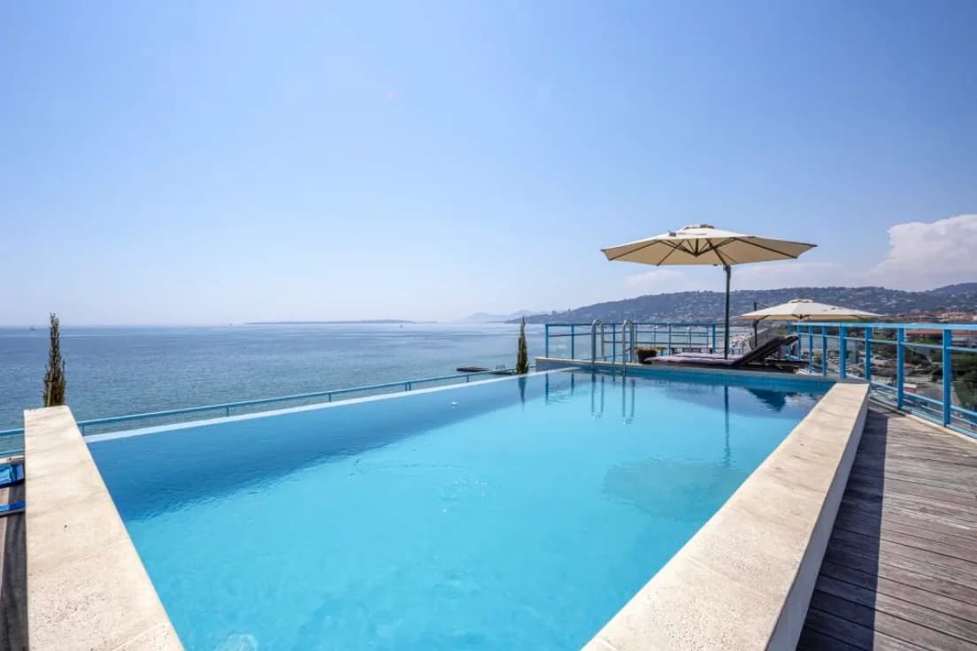 Juan les Pins | Fantastisk toppleilighet med privat takbasseng og nydelig sjøutsikt