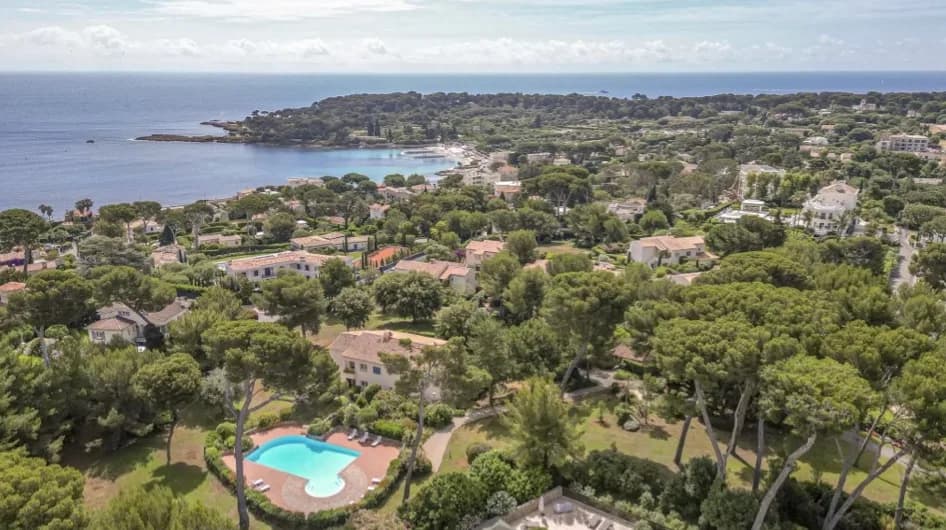 Cap d Antibes | Leilighet i rolige park-omgivelser med svømmebasseng