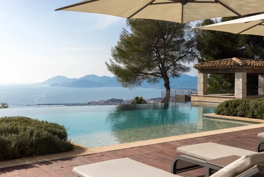 Cannes | Praktfull bastide med panorama havutsikt, svømmebasseng