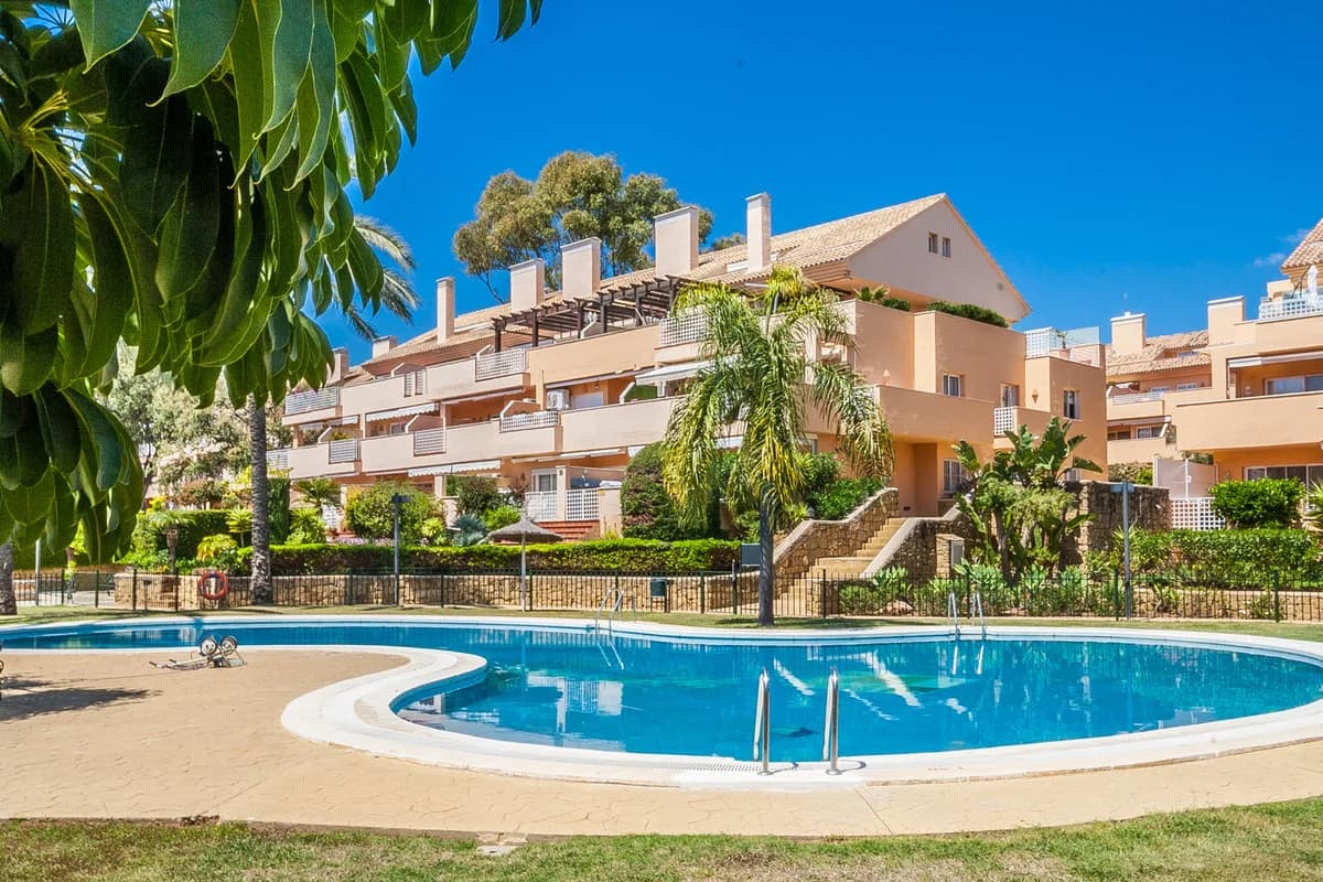 Costa del Sol | Elviria | Romslig hjørneleilighet med ettertraktet beliggenhet