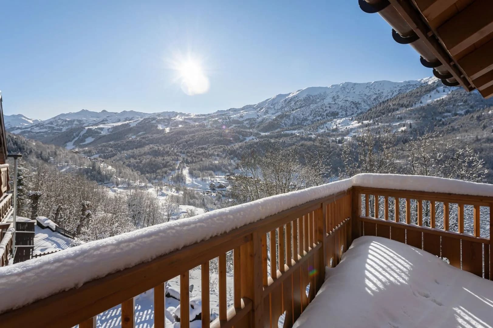 Méribel, De franske Alpene- attraktiv leilighet med 4 soverom, terrasse og flott utsikt