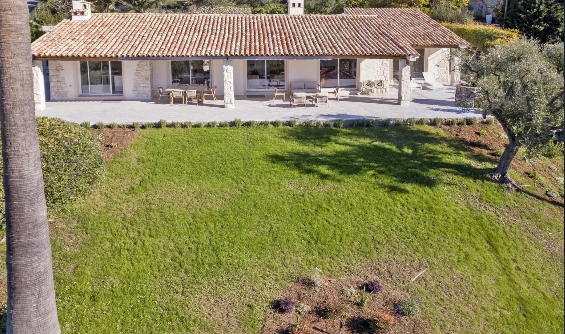 Vence- nylig renovert villa med anneks og svømmebasseng
