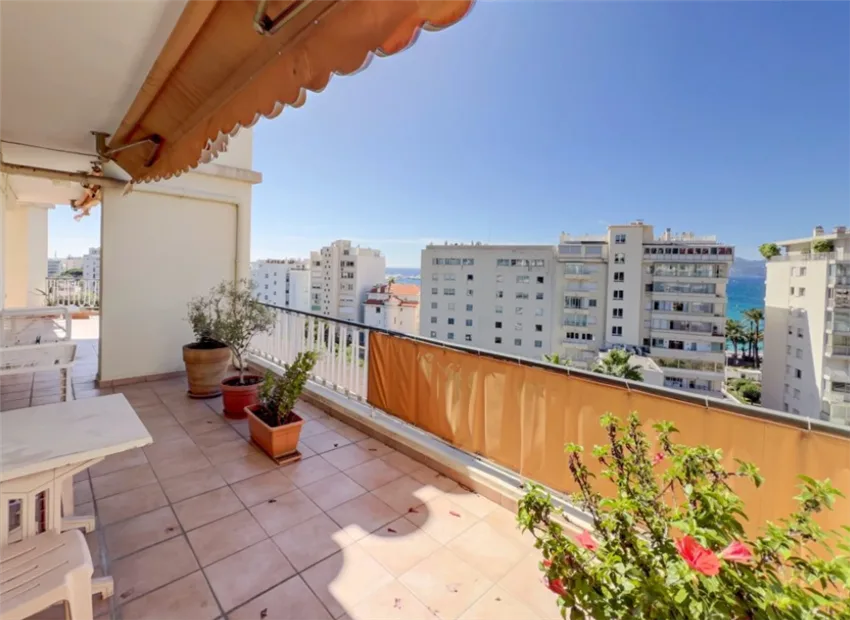 Cannes - SENTRAL 3/4-ROMSLEILIGHET MED STOR TERRASSE og HAVGLØTT