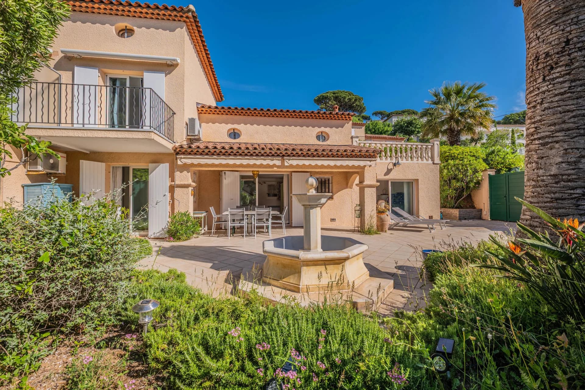 Sainte Maxime - Sjarmerende provencalsk halvpart av tomannsbolig med tre soverom - Sentral beliggenhet nær sentrum og strand