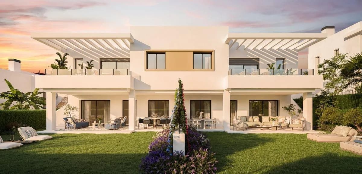 Apron Estepona – Romslige rekkehus med privat hage og terrasse