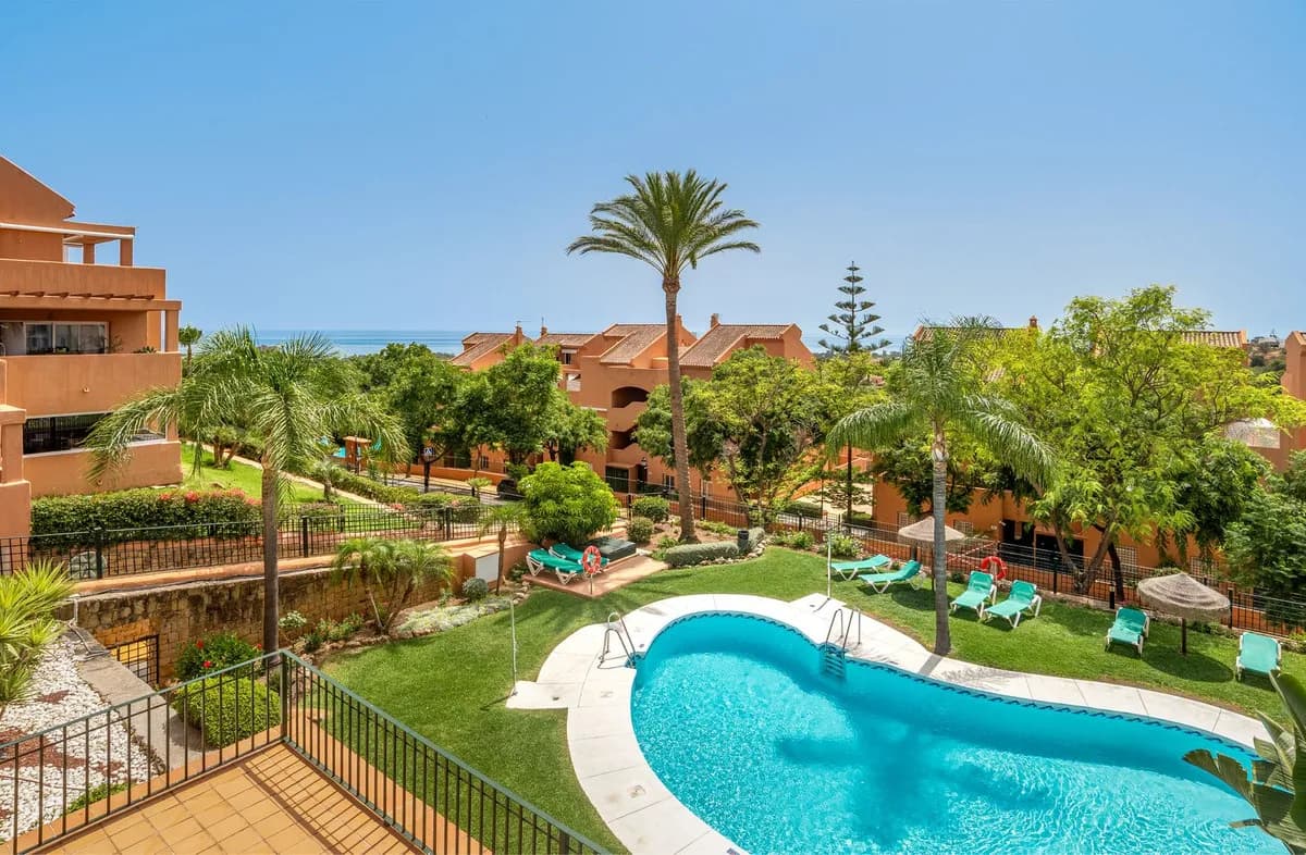 Terrazas de Santa María, Elviria – Lys og moderne leilighet med to private terrasser
