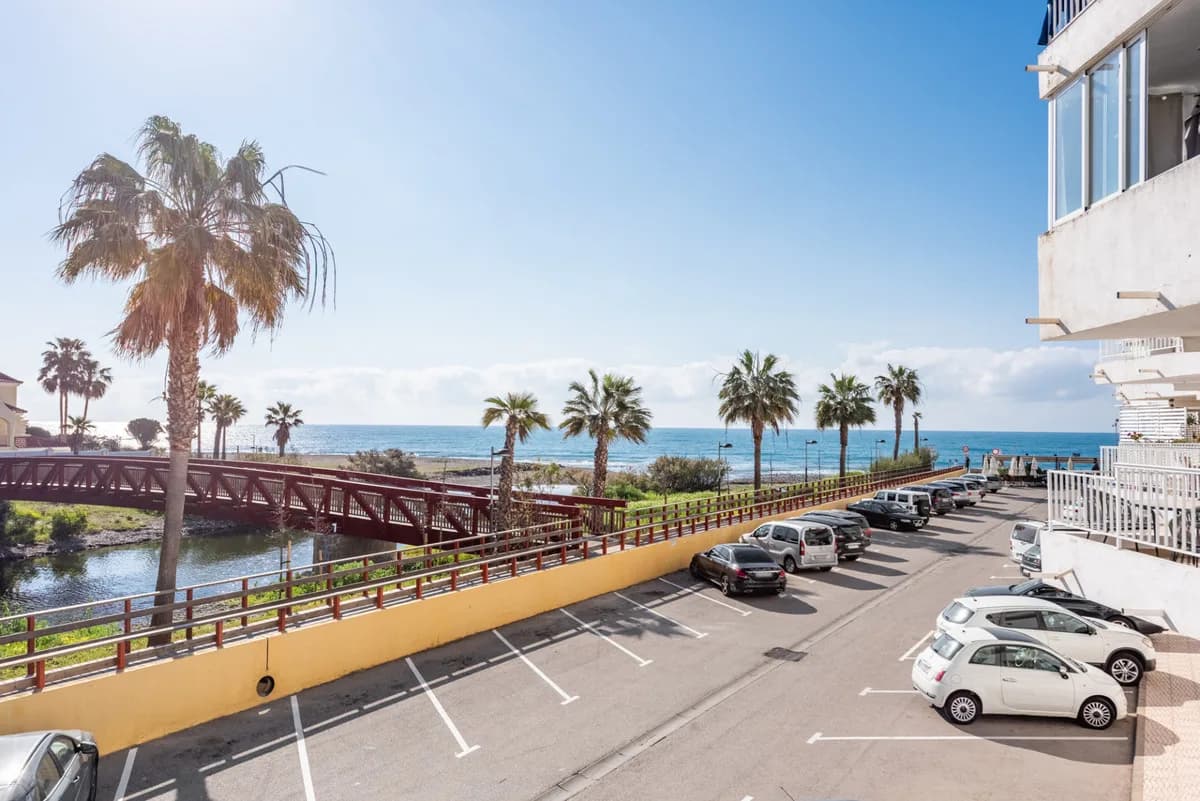 San Pedro de Alcántara – Strandleilighet med turistlisens på promenaden