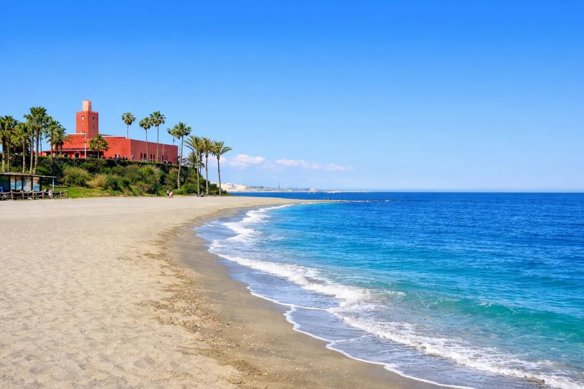 Benalmádena Costa – Strandleilighet med turistlisens, 100 m til stranden
