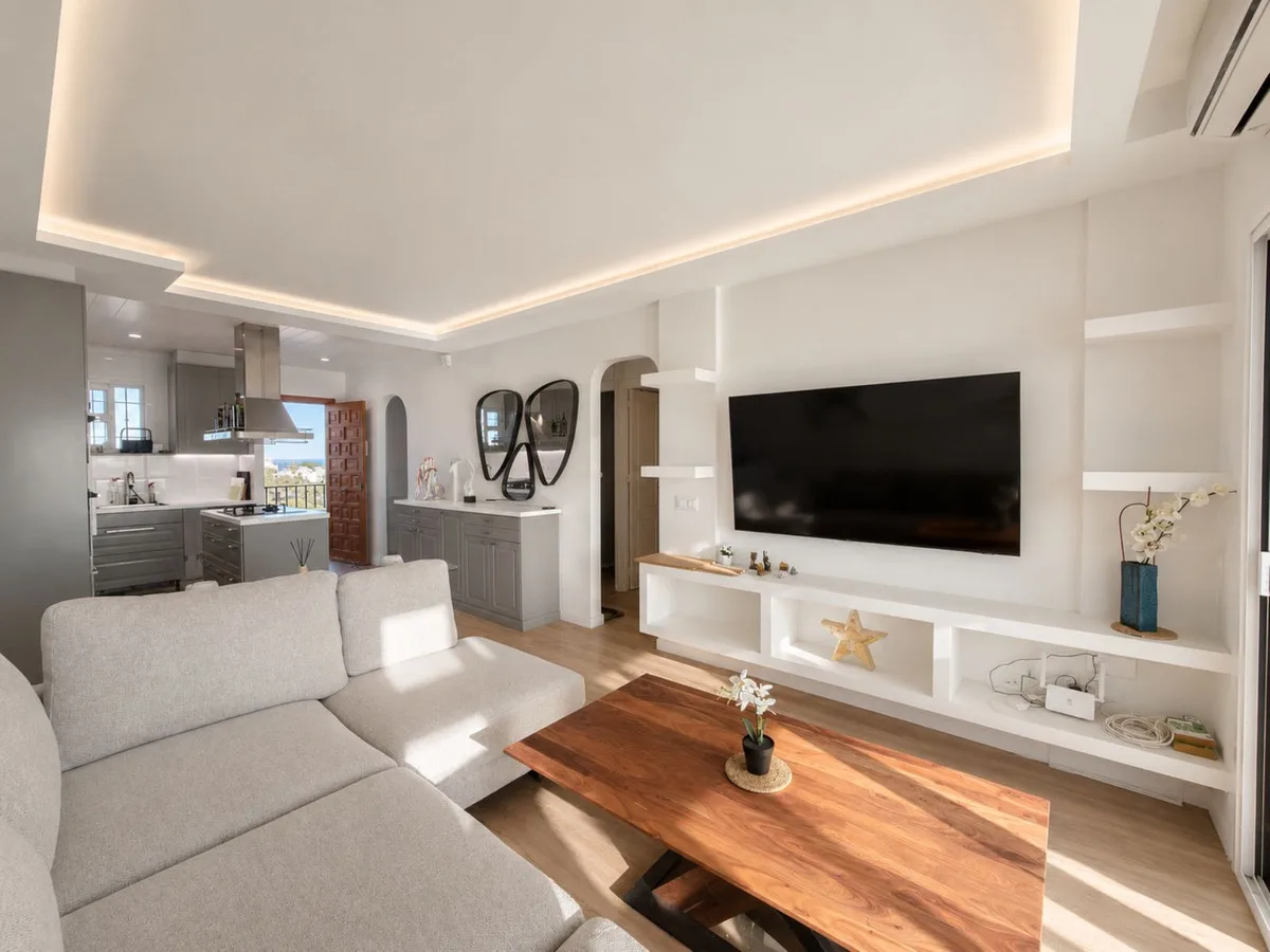 El Faro de Mijas – Renovert penthouse med to uteplasser og sjøutsikt