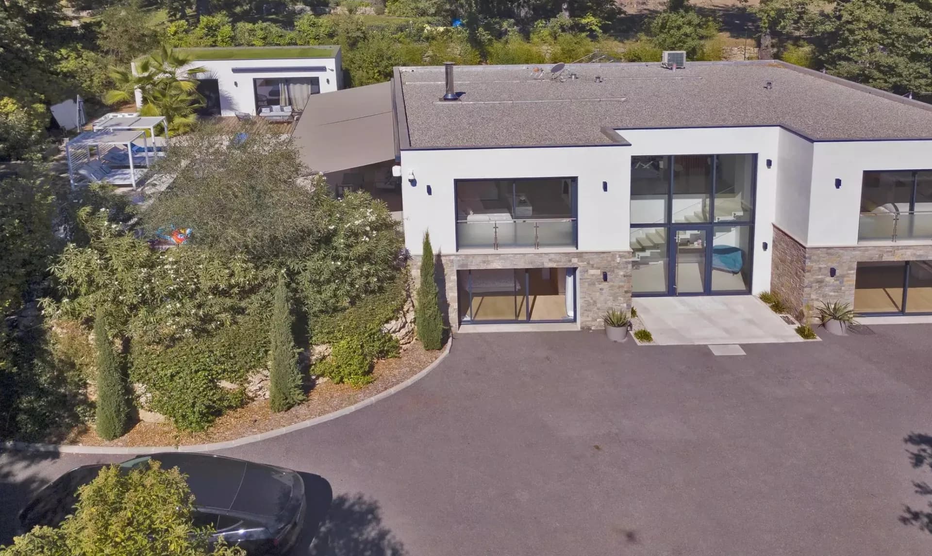 Valbonne - Nyoppført villa med basseng og separat studio